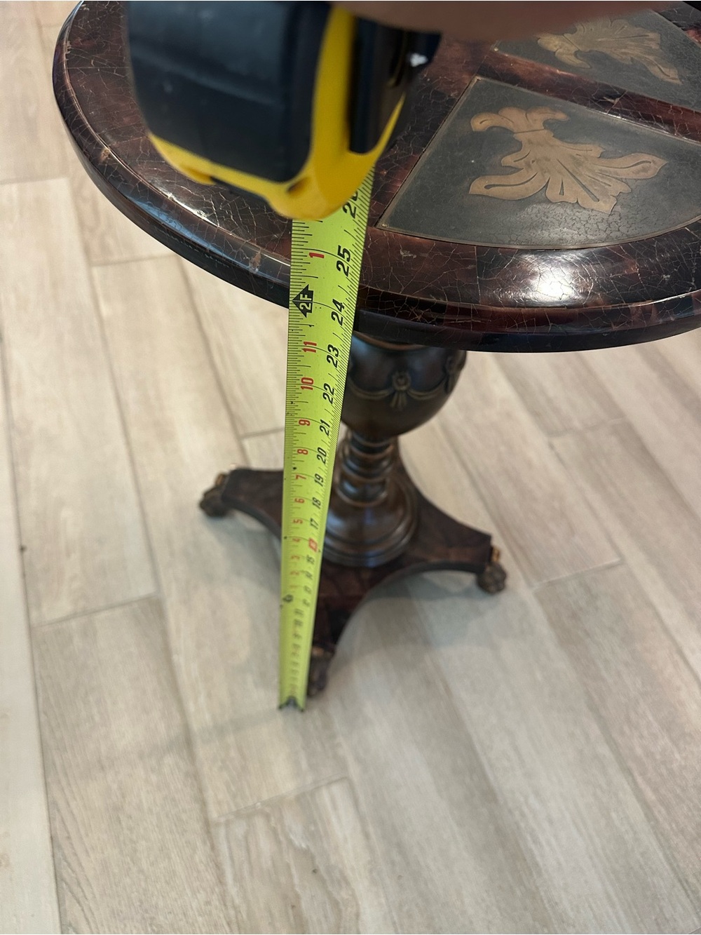 VTG Round Pedestal Accent Inlaid
Wood Top Table (18" Diameter/ 25" Tall) - Picture 5 of 8